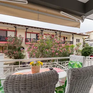 Family Apartments&suites , Neos Marmaras Yunanistan