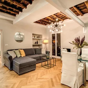 Trevi Fountain Superior 3 Bdr Apartment Rome
